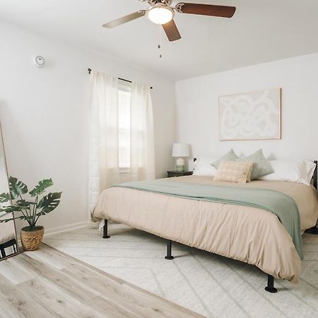 Tranquil Luxury: Modern Comfort! リンチバーグ エクステリア 写真